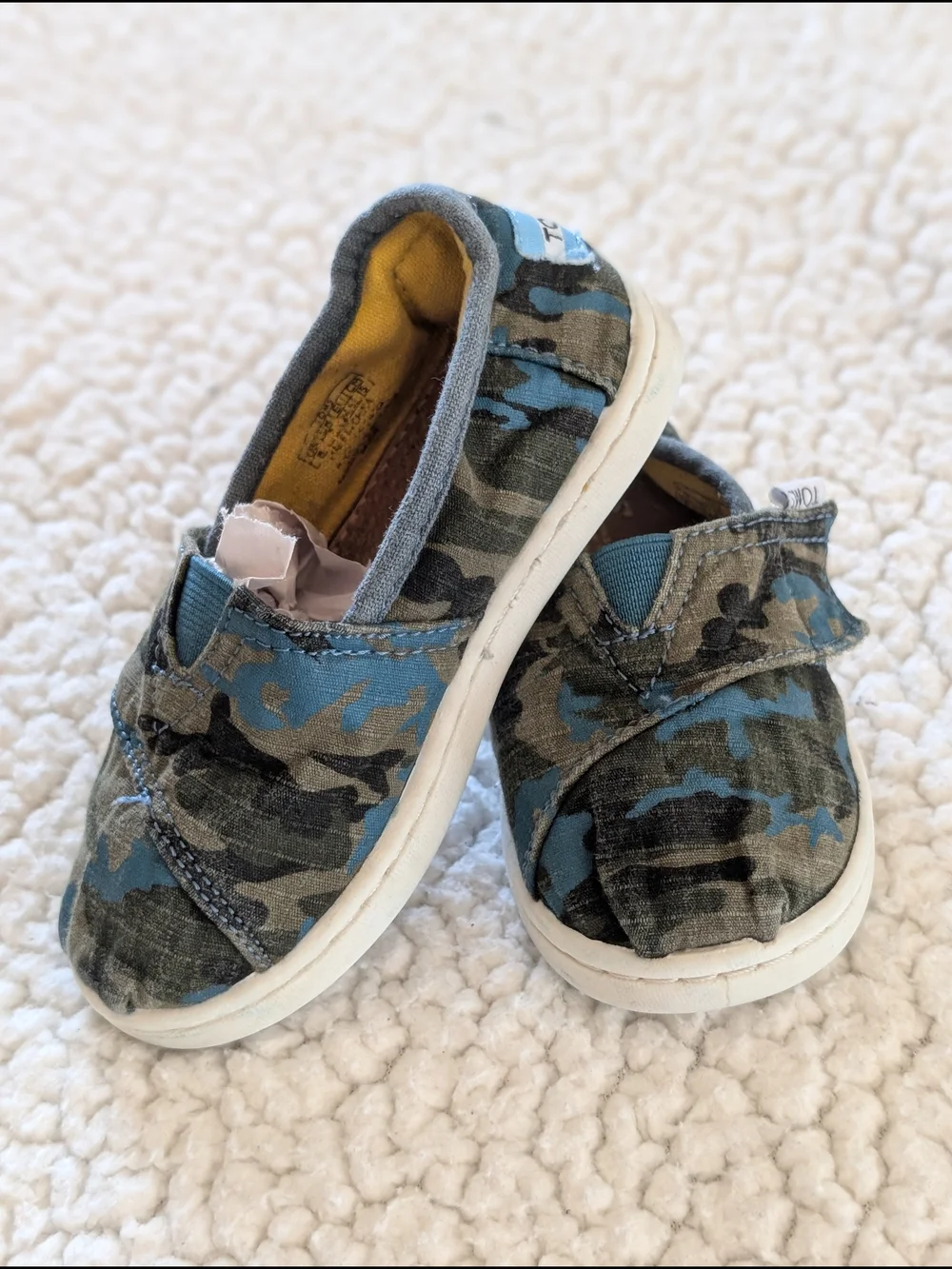Great Condition: Tom’s Alpargata Blue Gray Camo Kids 8  ◦ Normal Pre-Owned Wear